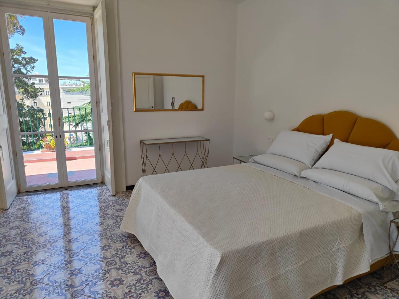 Casa Enzina Hotel Sorrento Exterior photo